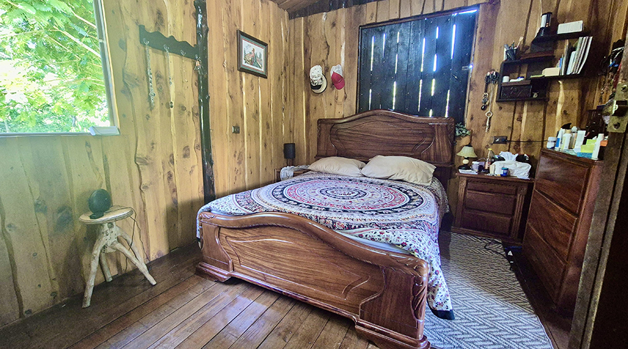 Costa Rica - San Jos� - Quebradas - Casa Berny - Maison - Int�rieur - Chambre 1 - Vue 1