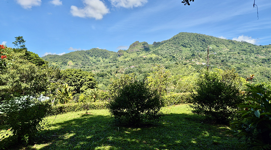 Costa Rica - San Jos� - Quebradas - Casa Julio - Maison - Ext�rieur - Panorama - Vue 1