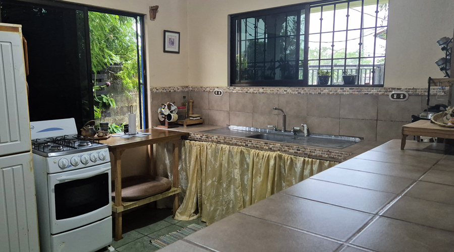 Costa Rica, Pacifique Sud - San Isidro de El General - Casa Las Brisas - Cuisine - vue 1