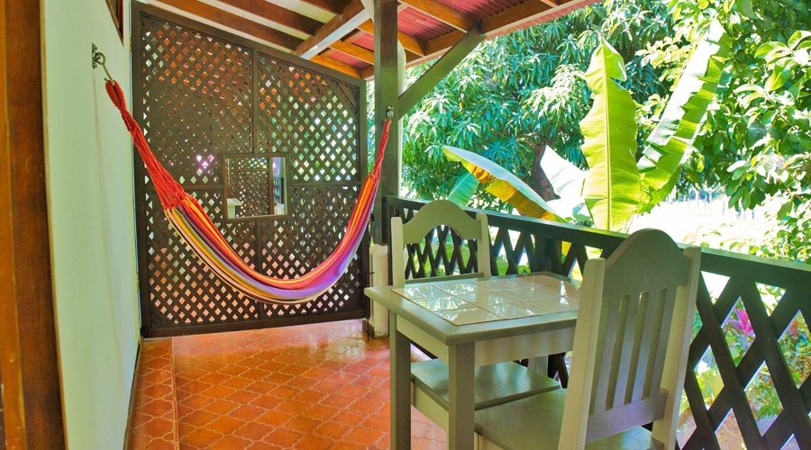Costa Rica, Guanacaste, station balnaire, Htel 54 lits - Une des terrasses