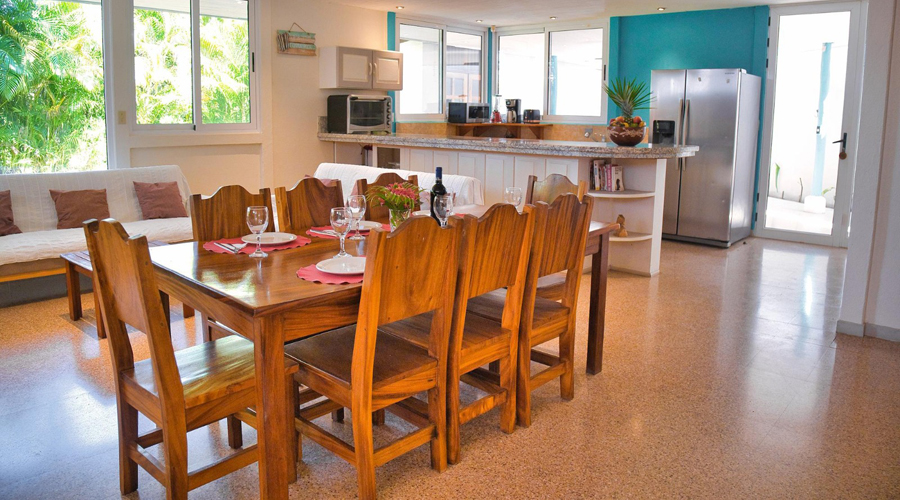 Costa Rica, Guanacaste, station balnaire, Htel 54 lits - Salle  manger de la Villa
