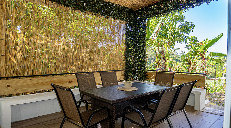 Costa Rica - Osa - Bahia Ballena - Bahia - Casa Mariposa - Patio arri�re - vue 2