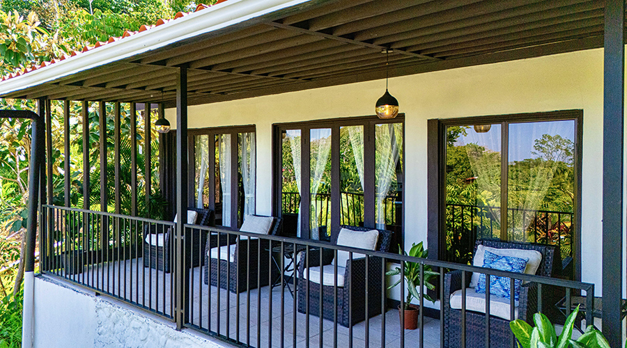 Costa Rica - Osa - Bahia Ballena - Bahia - Casa Mariposa - Patio avant - vue 2